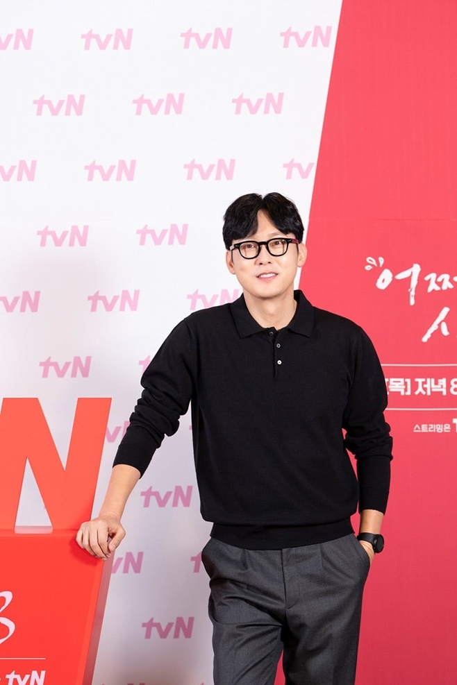 tvN ¼ 3, ں