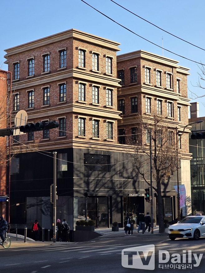 ƼºêÀ̵¥Àϸ® Æ÷Åä