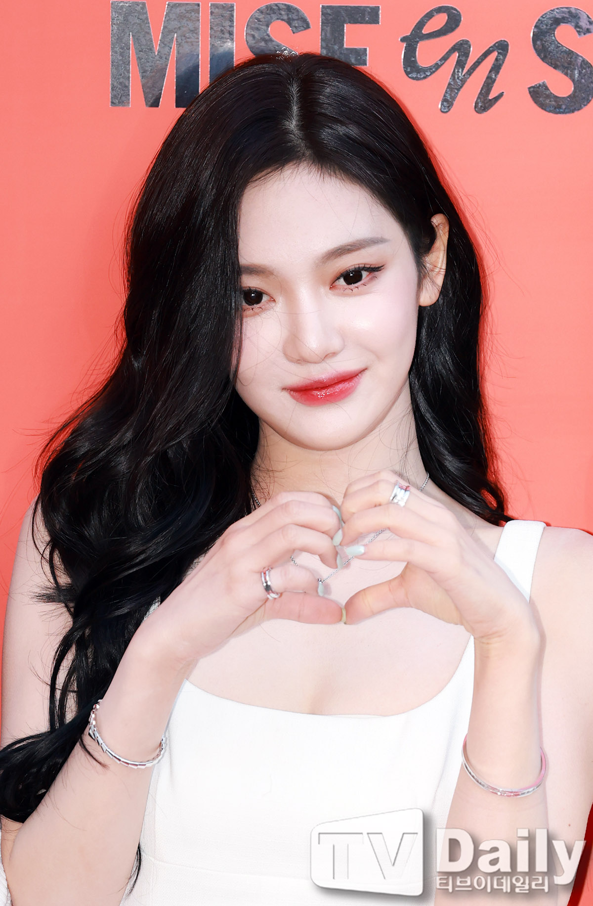 ƼºêÀ̵¥Àϸ® Æ÷Åä