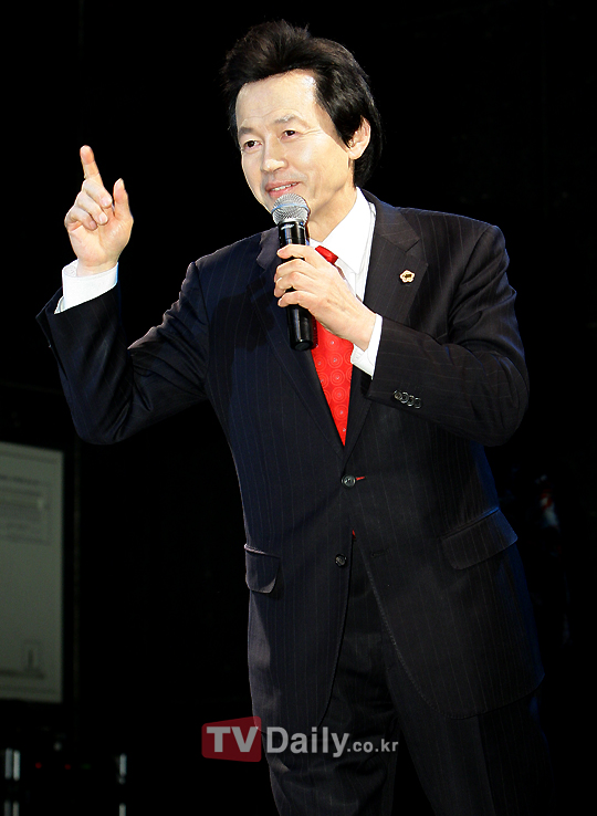 濵 ϶ 1994