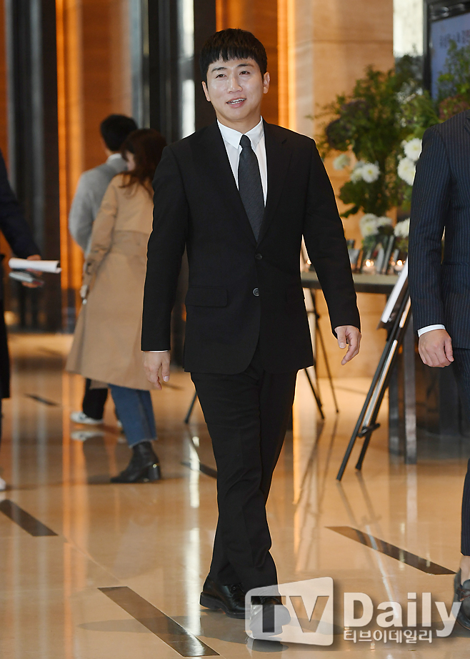 ƼºêÀ̵¥Àϸ® Æ÷Åä