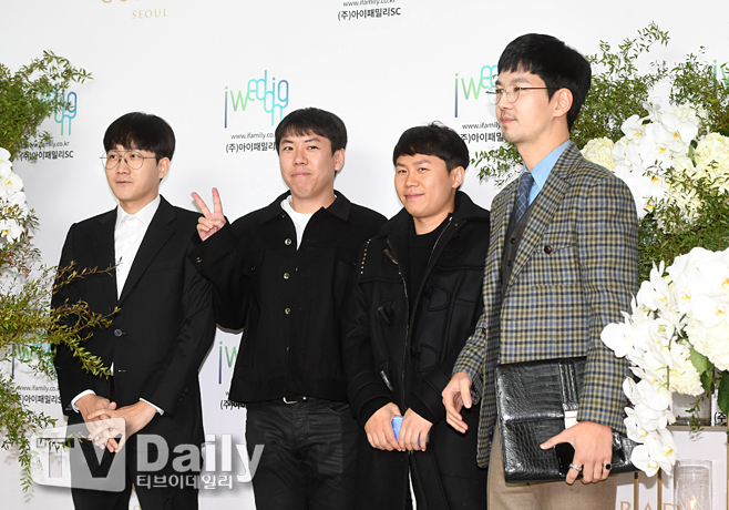 ƼºêÀ̵¥Àϸ® Æ÷Åä