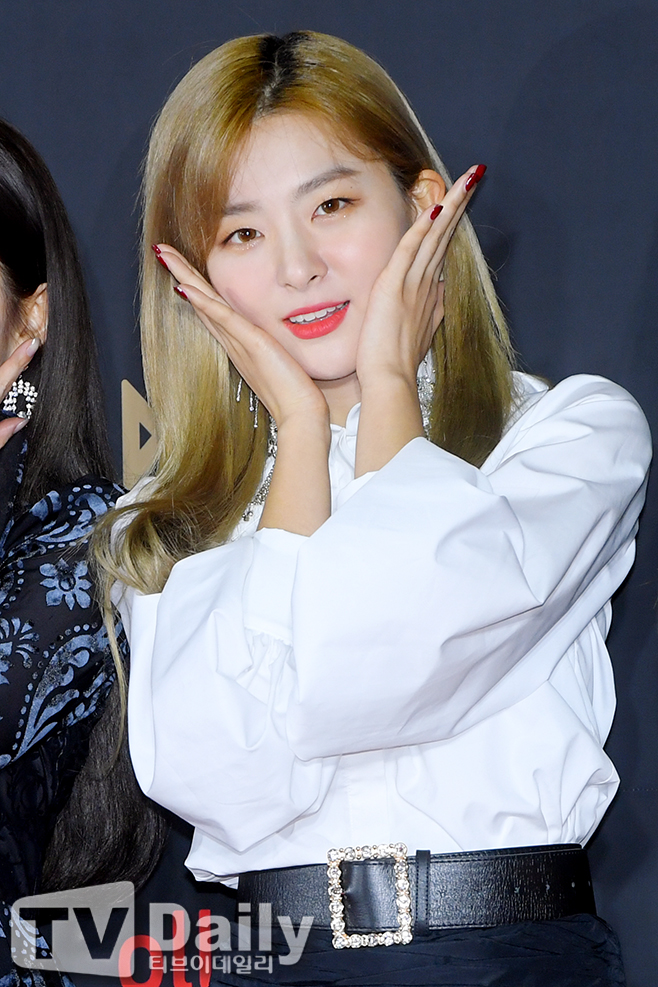 座 
