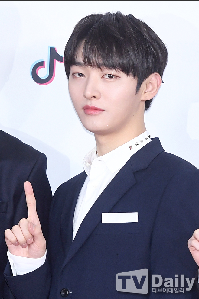 ���ʿ� ������