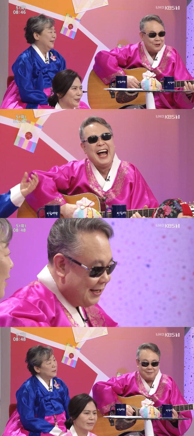 ��ħ���� �̿뺹 �迬�� ����ȣ �սɽ� ���±� �̹̰�