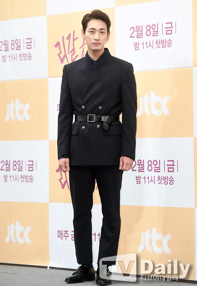 ƼºêÀ̵¥Àϸ® Æ÷Åä