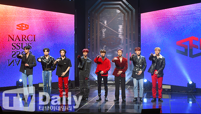 SF9
