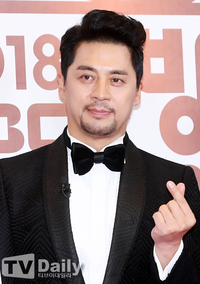 �ǿ��� �Ƶ� �ߴ����