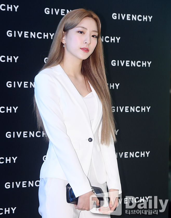 ƼºêÀ̵¥Àϸ® Æ÷Åä