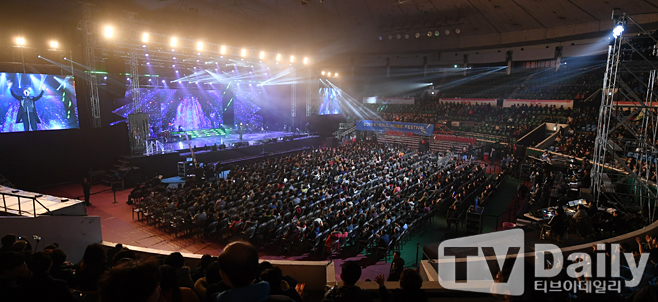 ƼºêÀ̵¥Àϸ® Æ÷Åä