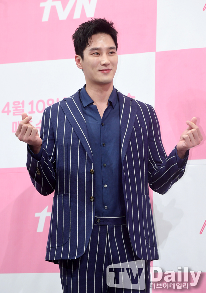 ƼºêÀ̵¥Àϸ® Æ÷Åä