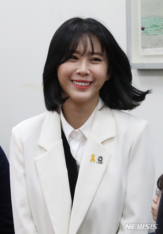  ۰  
