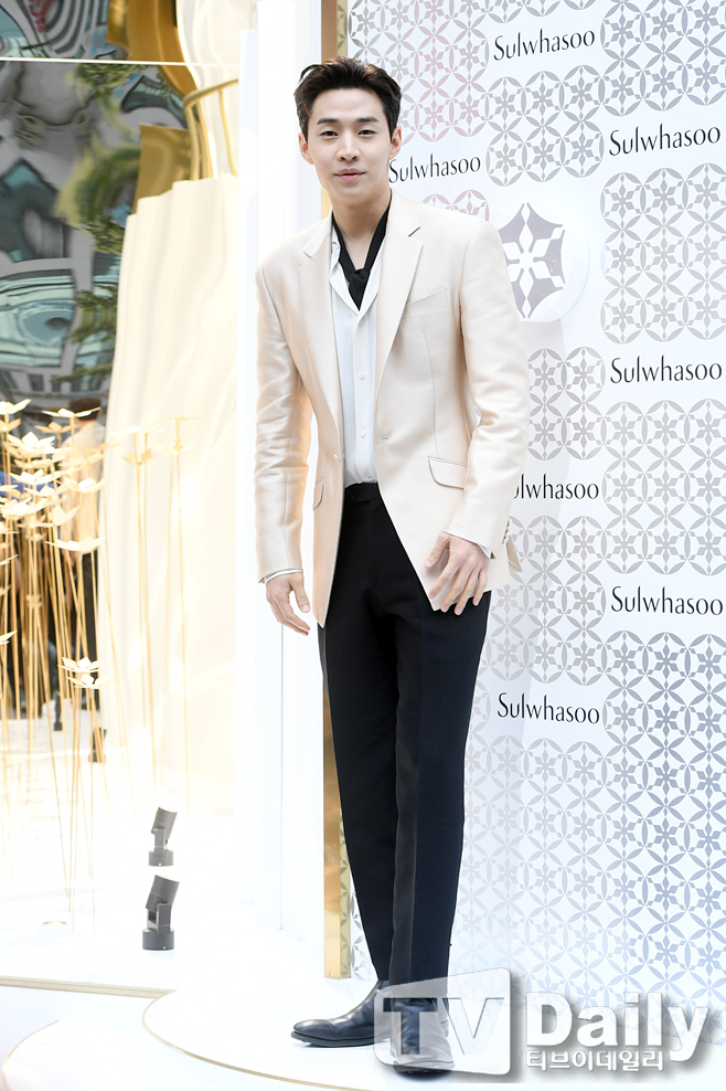 ƼºêÀ̵¥Àϸ® Æ÷Åä