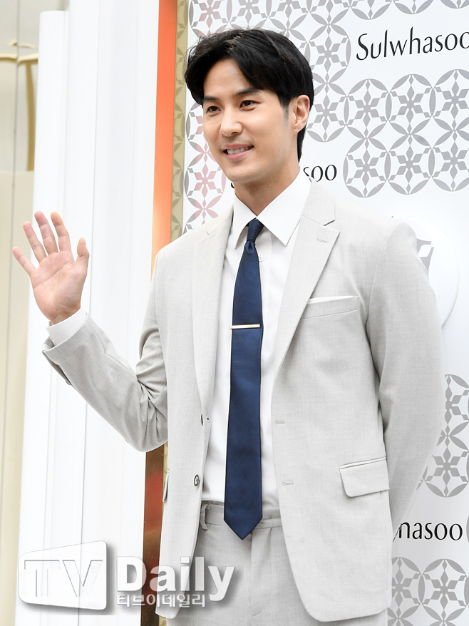 ƼºêÀ̵¥Àϸ® Æ÷Åä