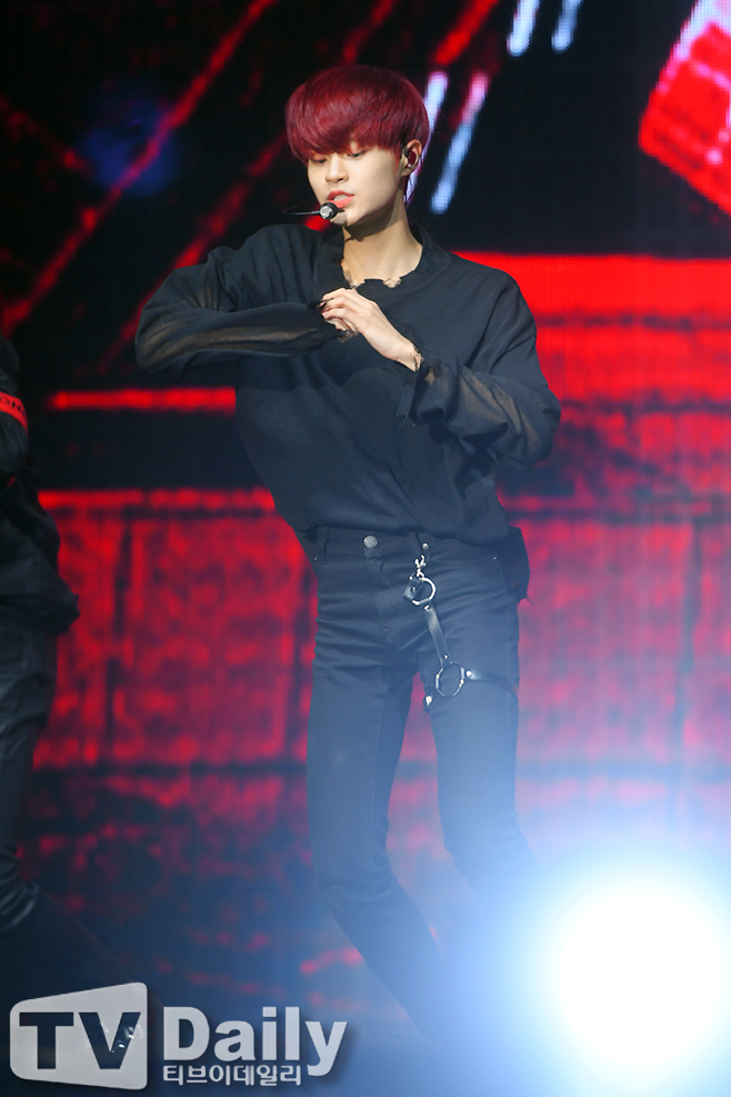 AB6IX ̴