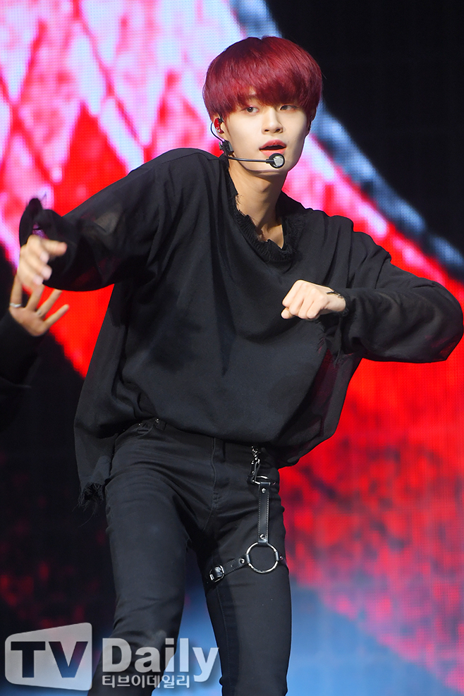 AB6IX ̴