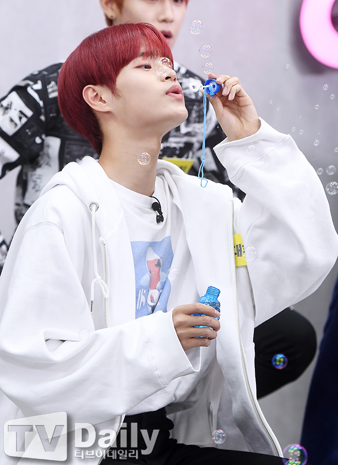 AB6IX ̴