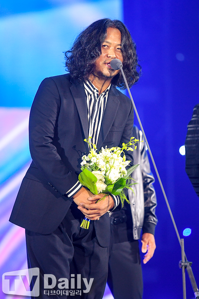 YB 