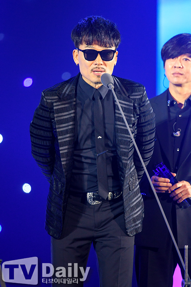 YB 