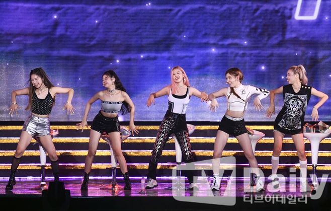 2019 ̿ 佺Ÿ, Ƽ ̺, (ITZY)