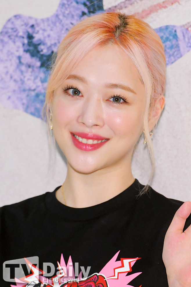 ���� ���