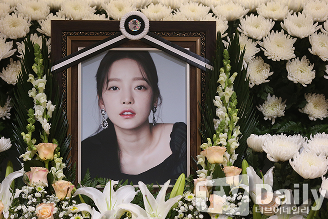 ±¸Ç϶ó ½Ã½Å °¡Á· Àΰè