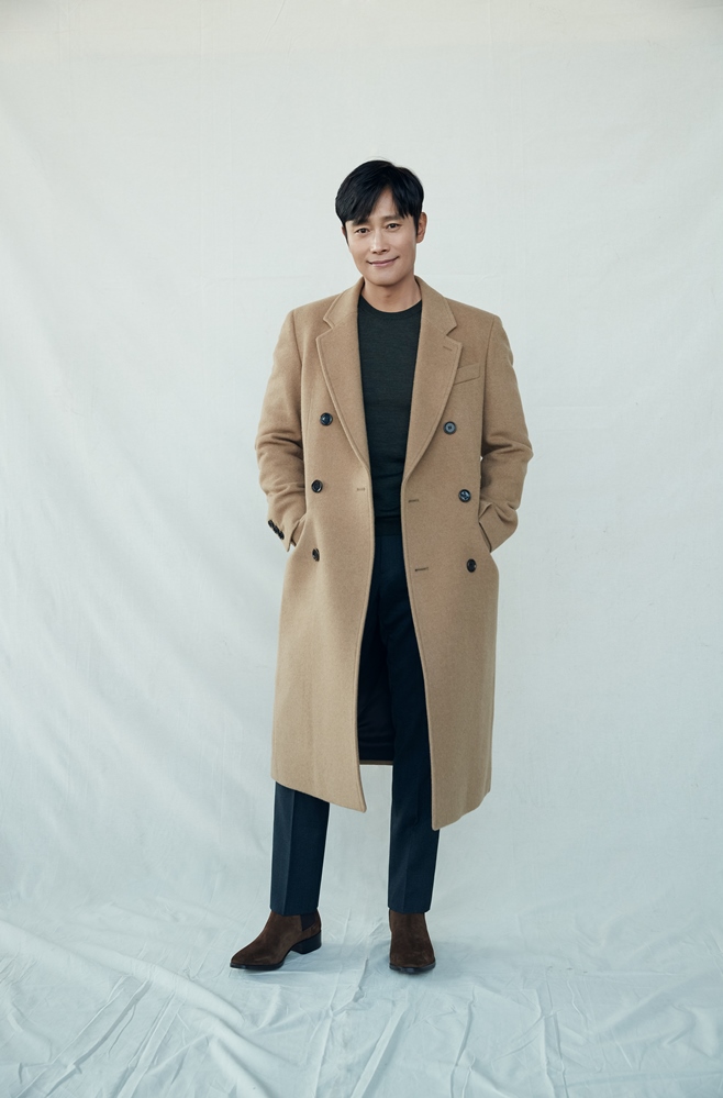 ��λ� �̺���