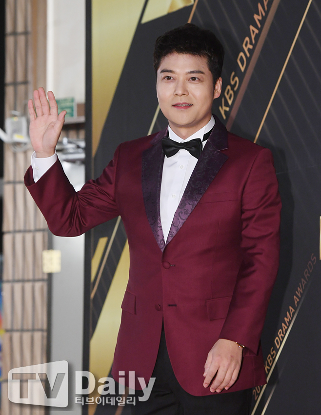 ƼºêÀ̵¥Àϸ® Æ÷Åä