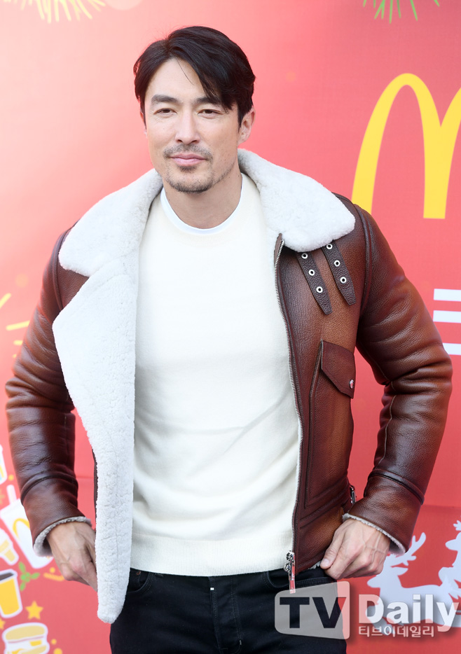 �ٴϿ� ���