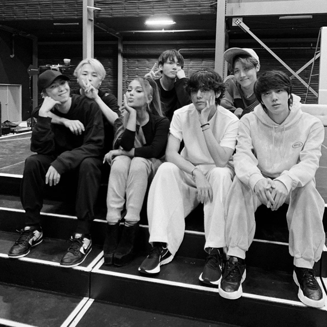 ׷ źҳ(BTS), ƸƳ ׶