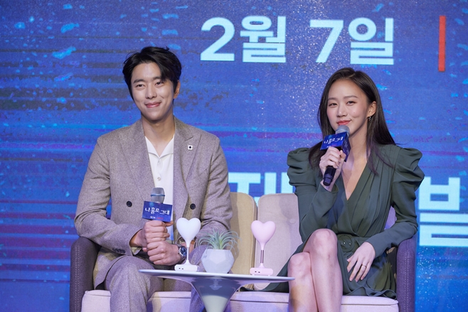 �� Ȧ�� �״�, ������, ������