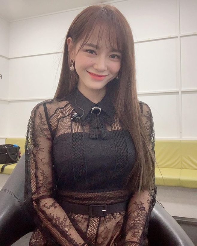  輼,  