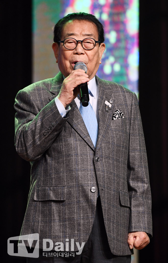 ¼ÛÇØ Àü±¹³ë·¡ÀÚ¶û º¹±Í