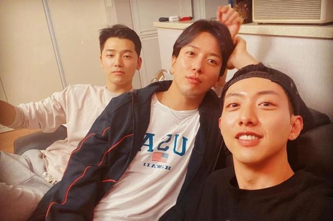 ¾¾¿£ºí·ç °¹ÎÇõ ÀÌÁ¤½Å Á¤¿ëÈ