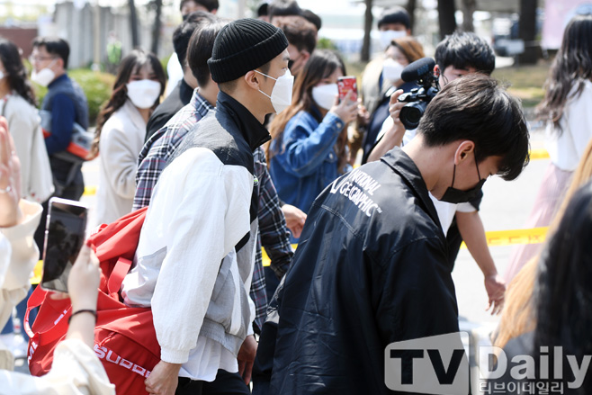 ƼºêÀ̵¥Àϸ® Æ÷Åä