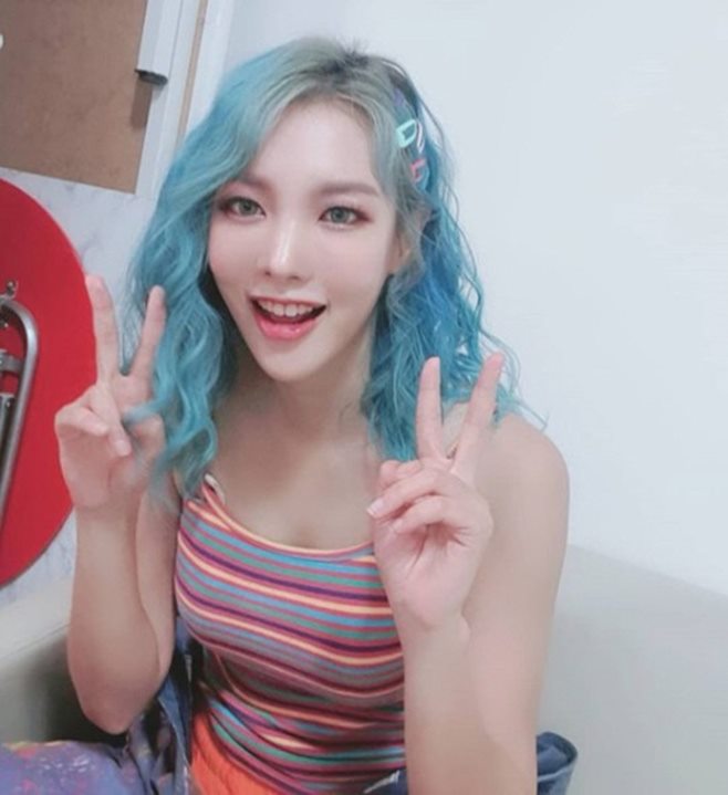 Ƽ