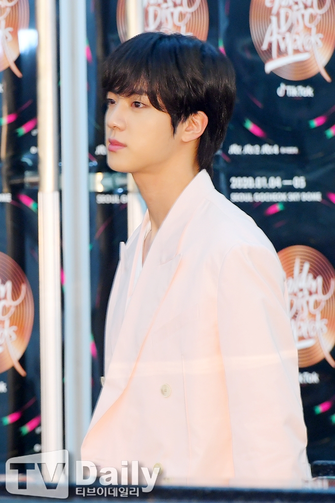 ׷ źҳ(BTS), 