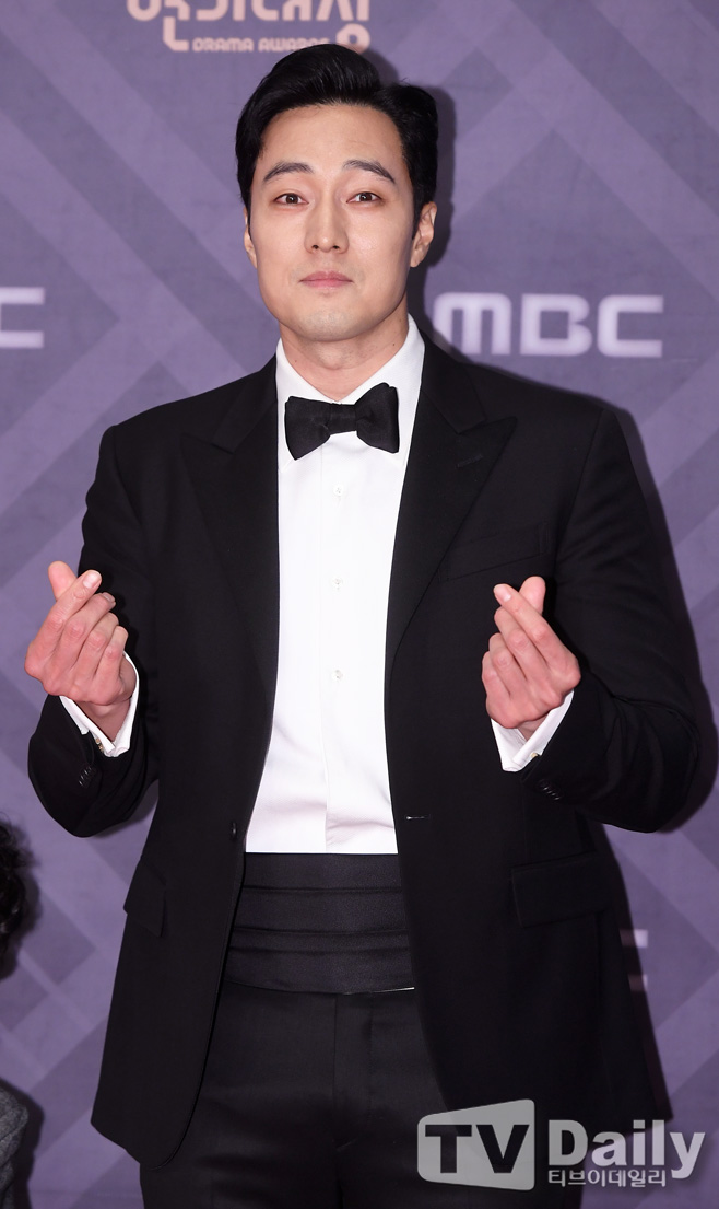 ������ ���