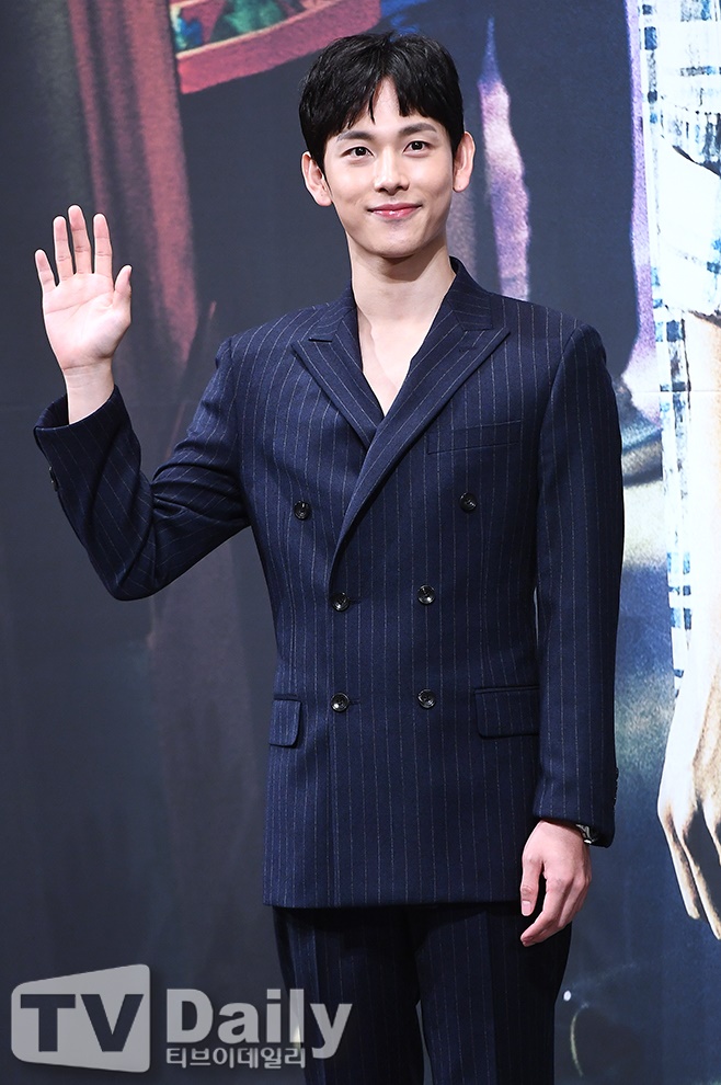   ӽÿ ڷγ19  ڰݸ  Ȳ