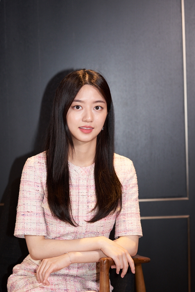 ¿©°í±«´ã ¿©¼¸¹øÂ° À̾߱â: ¸ð±³