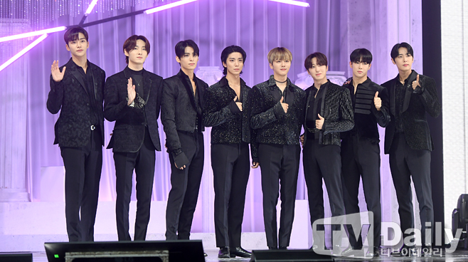 SF9 