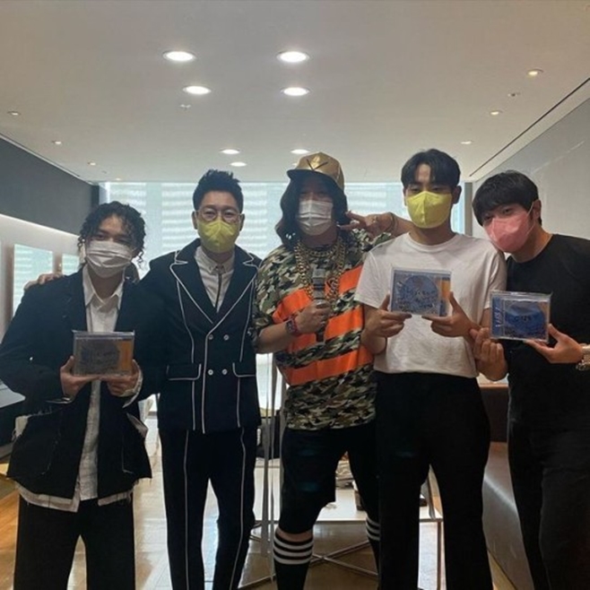 ������, M.O.M