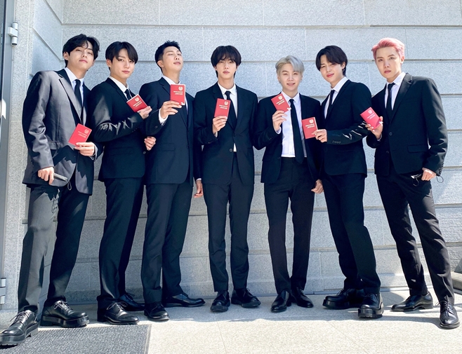 ׷ źҳ(BTS),   RM    ȩ