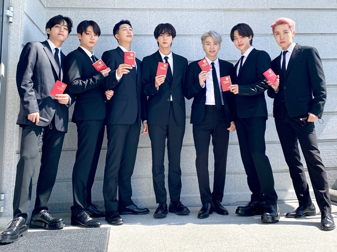 ׷ źҳ(BTS),   RM    ȩ