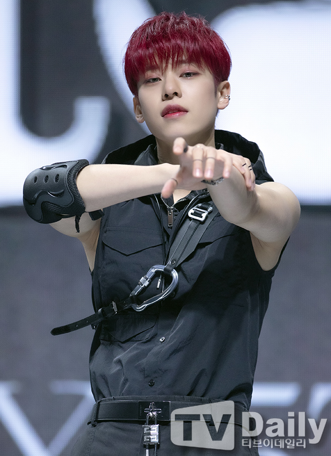 AB6IX 赿