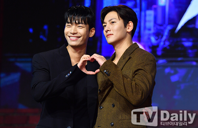 ƼºêÀ̵¥Àϸ® Æ÷Åä