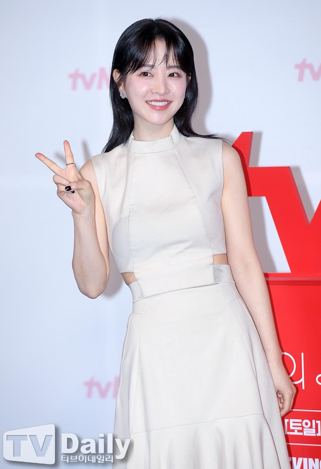 tvN  , ں