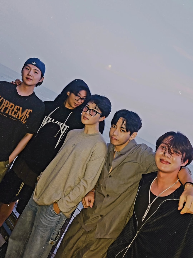 ׷ źҳ(BTS),  RM   ȩ