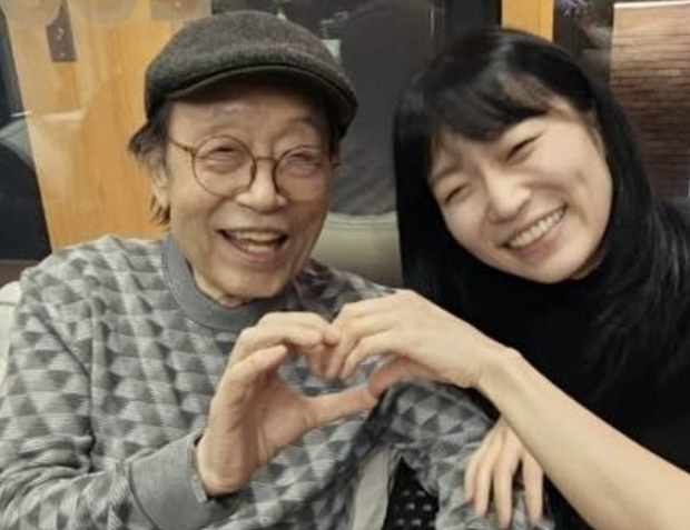 ű 载