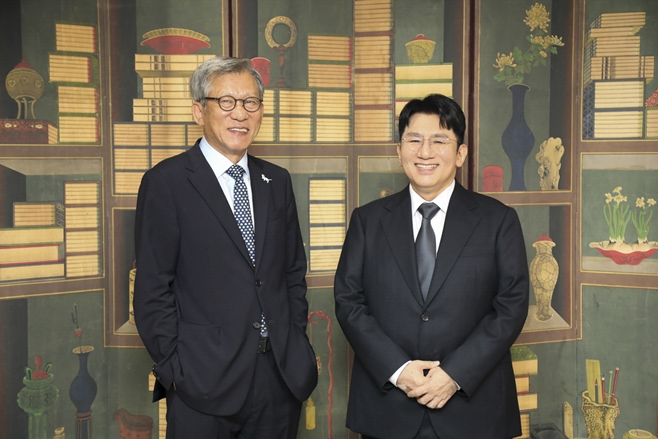 ÇÏÀ̺ꡤ±¹¸³Áß¾Ó¹Ú¹°°ü¡¤±¹¸³¹Ú¹°°ü¹®ÈÀç´Ü ¾çÇØ°¢¼ ü°á½Ä, (ÁÂ)À¯È«ÁØ ±¹¸³Áß¾Ó¹Ú¹°°üÀå (¿ì)¹æ½ÃÇõ ÇÏÀ̺ê ÀÇÀå